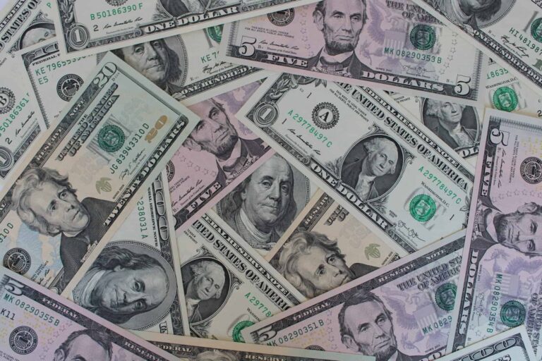 dolar-a-r$-6?-google-mostra-cotacao-errada-e-tira-recurso-do-ar