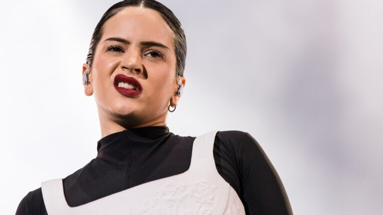 cantora-rosalia-ajuda-vitimas-de-enchentes-na-espanha