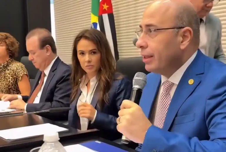 “exemplo-de-postura-e-retidao”:-bruna-furlan-elogia-atuacao-do-pr.-oseias-de-madureira-na-alesp
