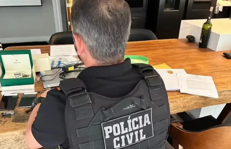 pastor-preso-em-operacao-de-desvio-de-recursos-acumula-bens-de-luxo,-aponta-policia