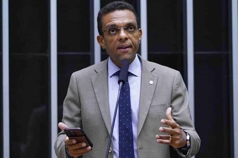 otoni-de-paula-apos-adiamento-da-eleicao-na-fpe:-“querem-fazer-um-puxadinho-do-bolsonarismo”