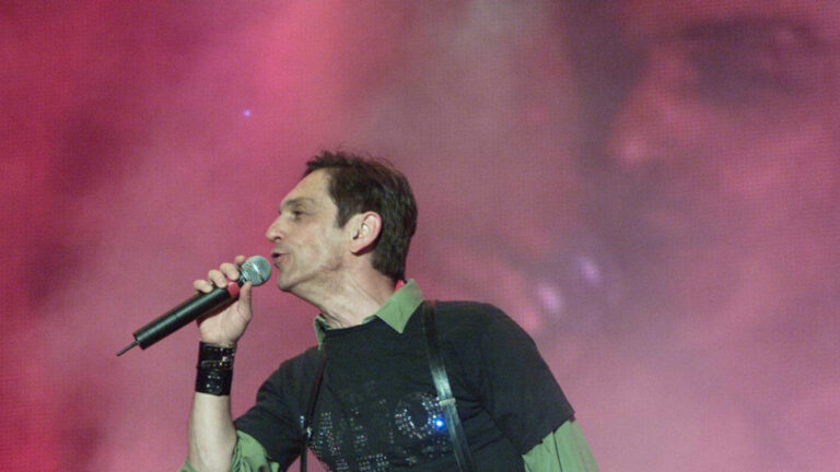 paulo-miklos,-ex-vocalista-dos-titas,-e-internado-na-uti-em-hospital-de-sp