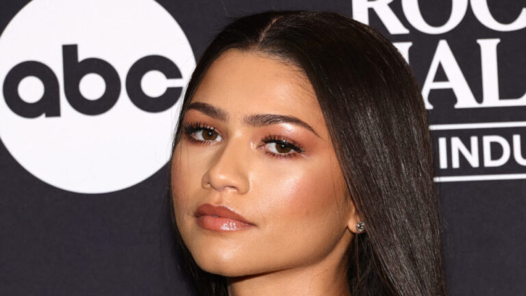 zendaya-expoe-dificuldades-para-gravar-cena-intima-a-tres-no-filme-‘rivais’.