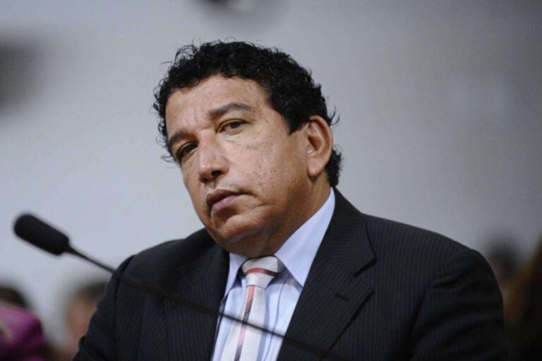 “ditador-nao-me-intimidara,”-diz-magno-malta-sobre-ordem-de-moraes