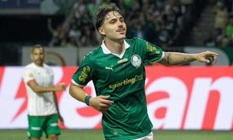 mauricio-marca-duas-vezes-e-palmeiras-abre-busca-pelo-tetra-do-paulista-com-vitoria-sobre-a-portuguesa