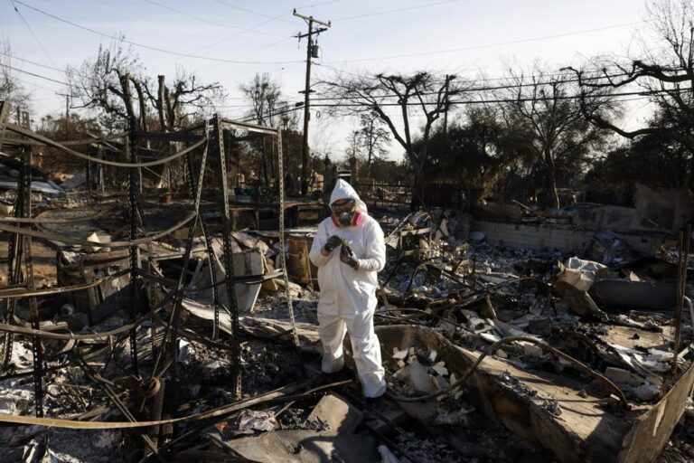 novo-incendio-florestal-provoca-ordens-de-evacuacao-na-regiao-de-los-angeles