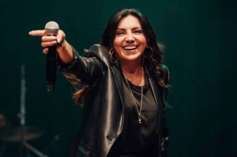 perfil-oficial-da-cantora-eyshila-no-instagram-e-invadido-por-golpistas