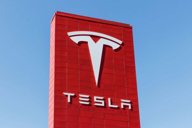 tesla-tera-de-reembolsar-cliente-por-quebrar-promessa-de-direcao-autonoma