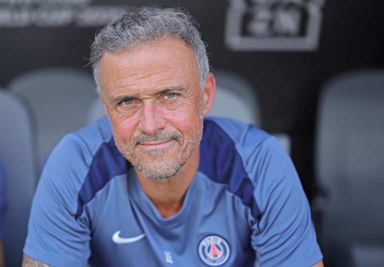 luis-enrique-exalta-fase-do-psg-e-projeta-jogo-contra-chelsea:-‘estamos-em-um-momento-especial’