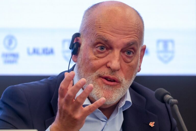 tebas-rebate-courtois-e-rejeita-adiar-estreia-do-real-madrid-no-espanhol:-‘nenhuma-liga-mudou’