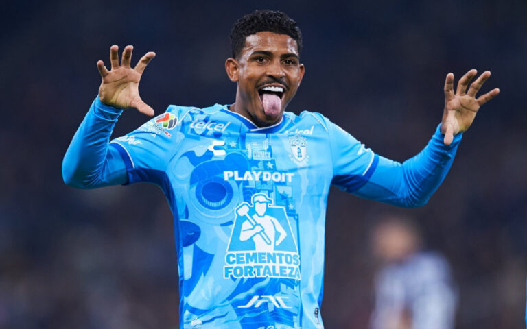 tecnico-do-pachuca-revela-retorno-de-john-kennedy-ao-fluminense;-confira