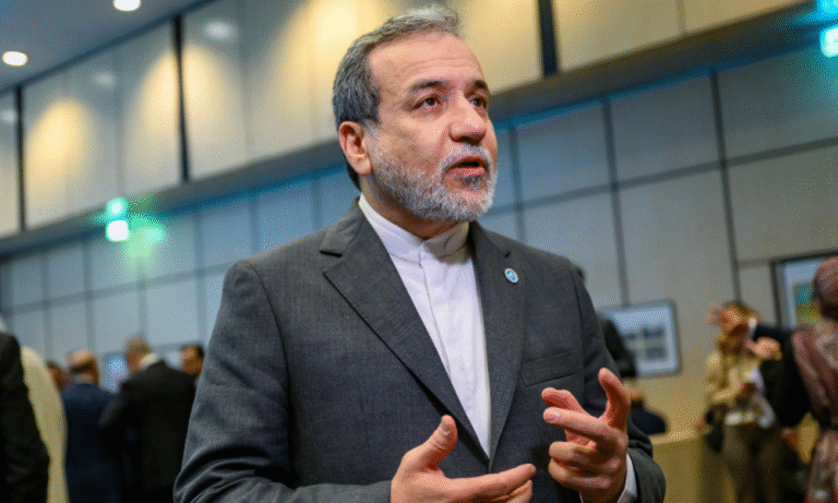 ira-anuncia-que-retomara-desenvolvimento-de-seu-programa-nuclear