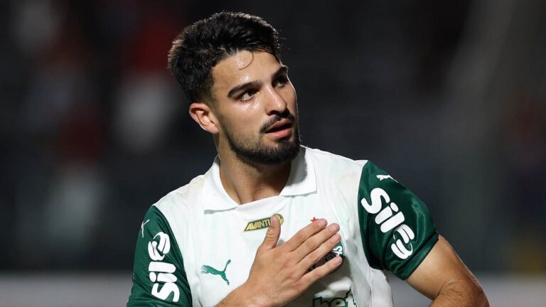 palmeiras-treina-sem-murilo-e-bruno-fuchs,-e-flaco-ve-derbi-como-jogo-‘mais-importante-do-ano’