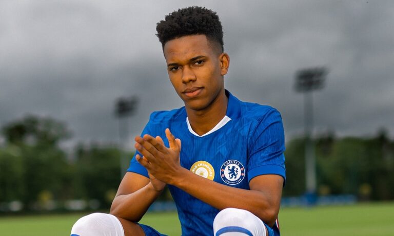 chelsea-anuncia-o-atacante-estevao:-‘bem-vindo-ao-campeao-mundial’