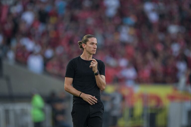 filipe-luis-rebate-criticas-de-torcida-do-flamengo:-‘e-uma-selva’