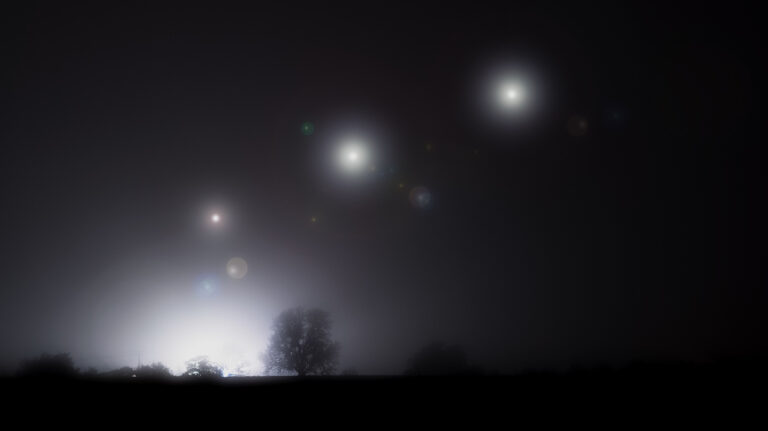 anos-50:-luzes-que-viajavam-pelos-ceus-antes-dos-satelites-intrigam-cientistas