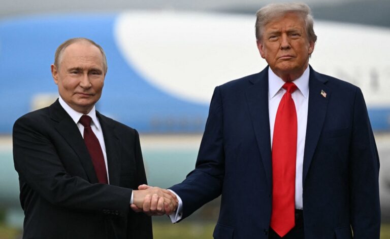 trump-interrompe-cupula-com-lideres-europeus-para-ligar-para-putin