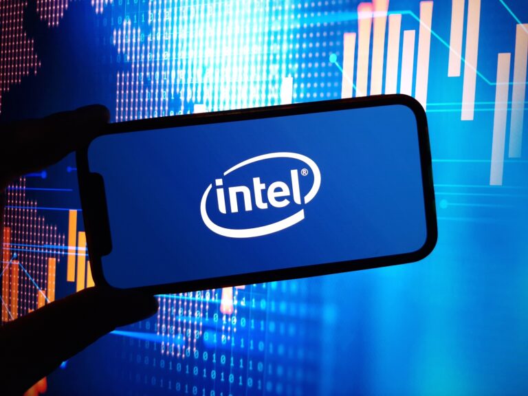 softbank-investira-r$-10,87-bi-na-intel-em-aposta-nos-chips-e-ia