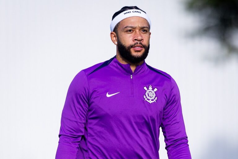 corinthians-confirma-virose-em-memphis-depay-e-afasta-hector-hernandez-dos-treinos-com-o-elenco