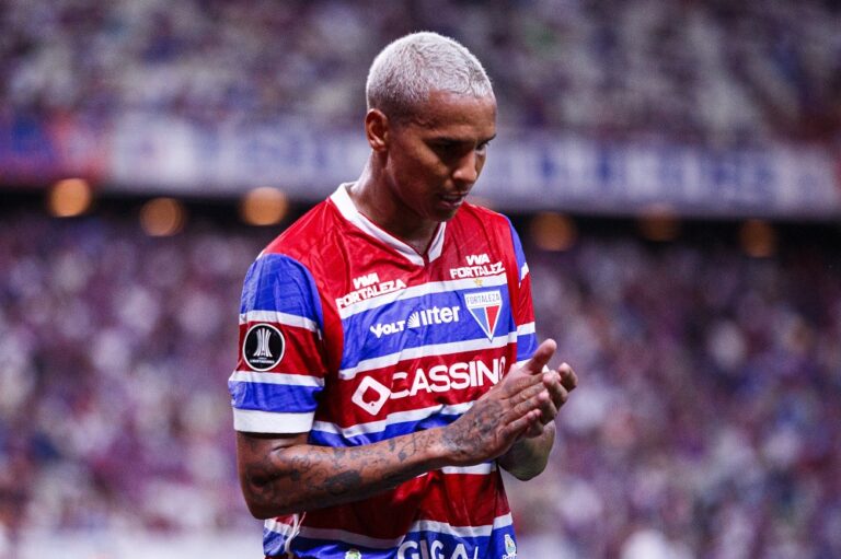 fortaleza-afasta-deyverson-e-mais-dois-jogadores-apos-eliminacao-na-libertadores