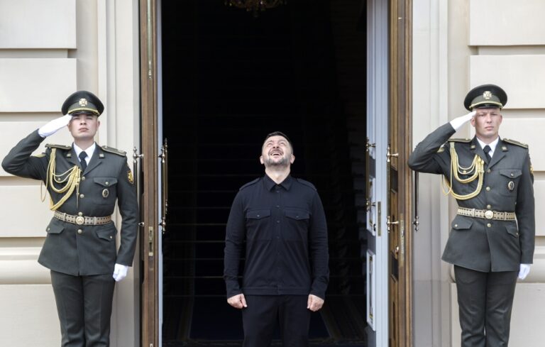 zelensky-defende-encontro-com-putin-como-forma-mais-eficaz-de-avancar-nas-negociacoes-de-paz