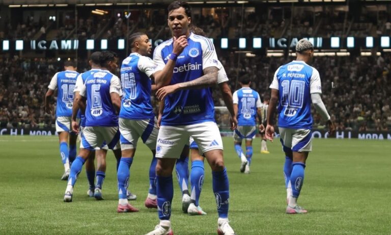 cruzeiro-vence-atletico-mg-por-2-a-0-e-abre-vantagem-na-copa-do-brasil