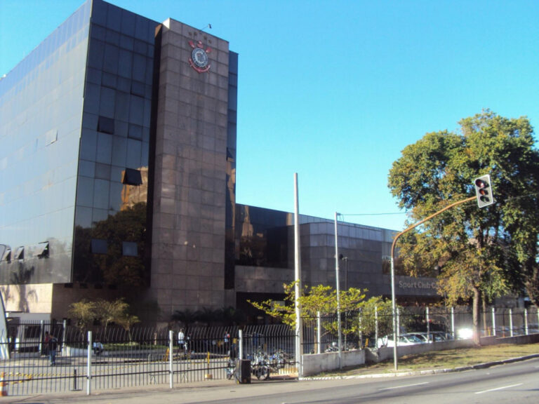 corinthians-fara-pente-fino-em-contratos-apos-venda-em-segredo-dos-direitos-de-joia-da-base