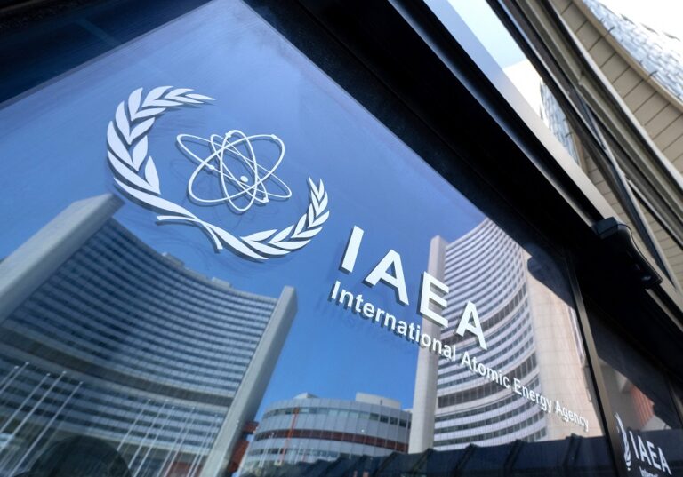 ira-aumentou-estoque-de-uranio-quase-em-nivel-de-arma-antes-de-ataque-de-israel,-diz-aiea