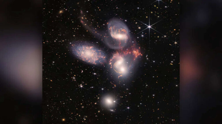 james-webb-revela-fusao-galactica-rarissima-no-universo-primitivo