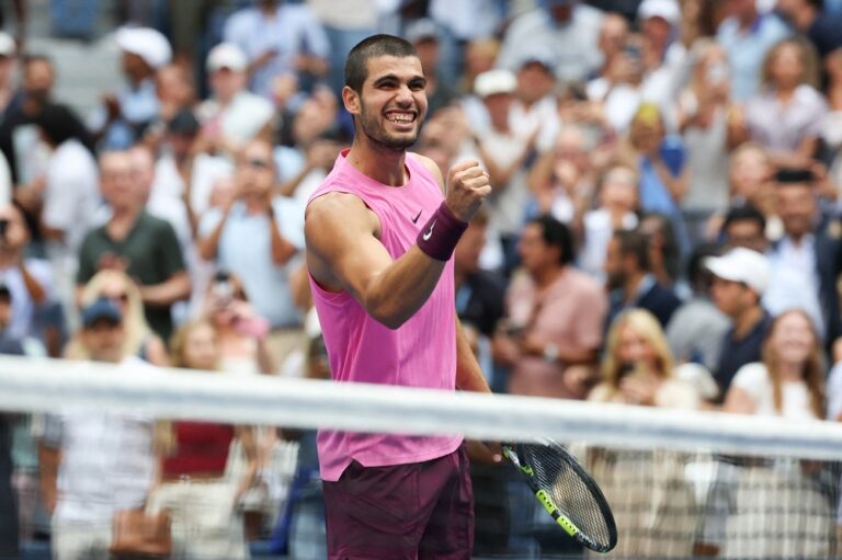 alcaraz-se-vinga-da-australia,-derruba-djokovic-e-vai-a-final-do-us-open