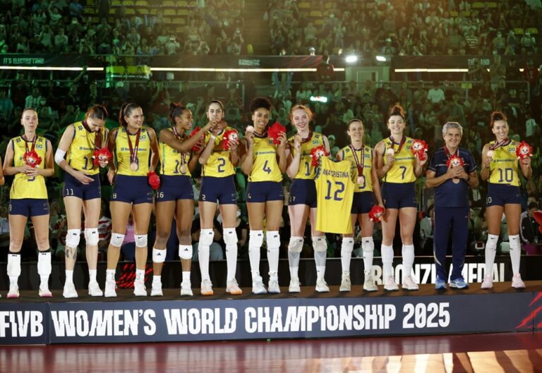 selecao-feminina-leva-a-melhor-sobre-o-japao-e-garante-medalha-de-bronze-no-mundial-de-volei