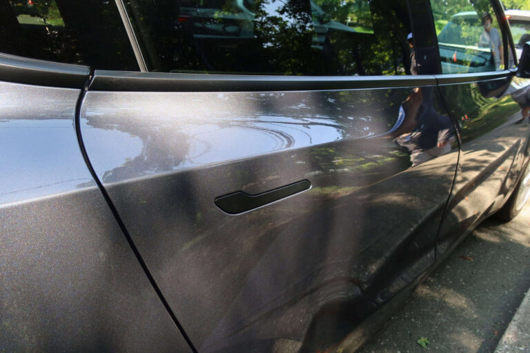 portas-da-tesla-levantam-preocupacoes-apos-acidentes