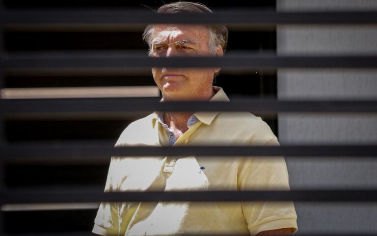 imprensa-internacional-repercute-condenacao-de-bolsonaro-no-stf-e-ve-teste-para-democracia