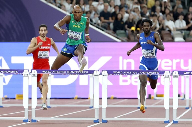 alison-dos-santos-vai-a-semi-no-mundial;-brasil-volta-a-final-do-salto-com-vara-apos-10-anos