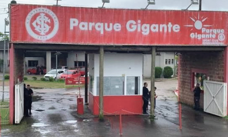 torcedores-invadem-ct-do-inter-para-protestar-contra-jogadores-em-semana-de-gre-nal