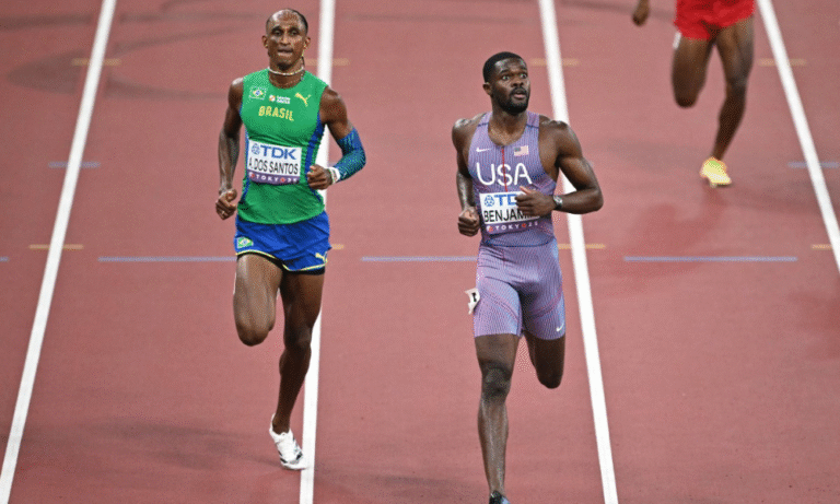 alison-dos-santos-toca-em-barreira,-mas-se-recupera-e-vai-a-final-dos-400m-no-mundial-de-toquio