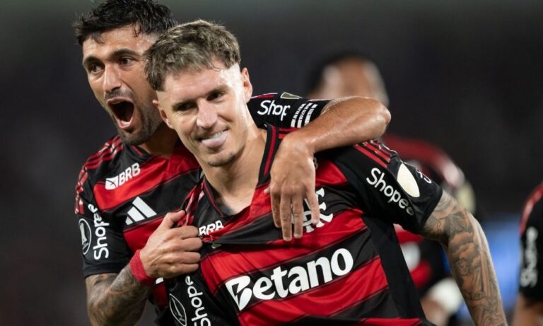 flamengo-abre-dois,-sofre-gol-no-fim-e-deixa-escapar-boa-vantagem-diante-do-estudiantes-na-libertadores
