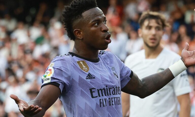 vini-junior-se-irrita-com-substituicao-e-xabi-alonso-admite:-‘podia-ter-esperado’